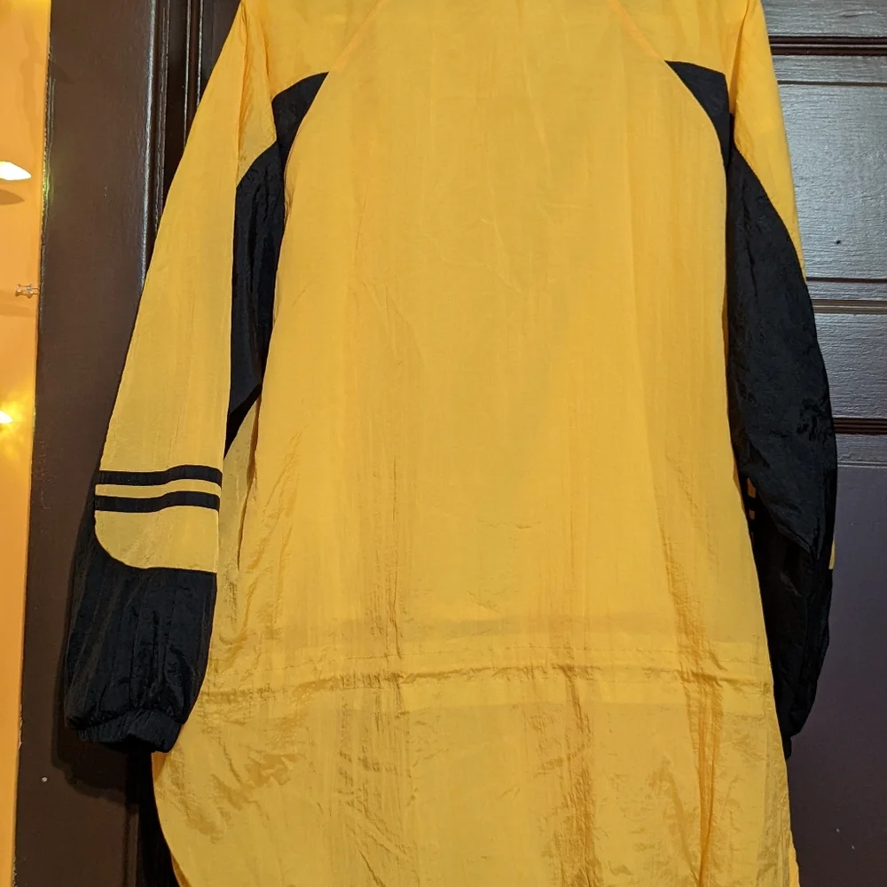 Windbreaker - Picture 2 of 3